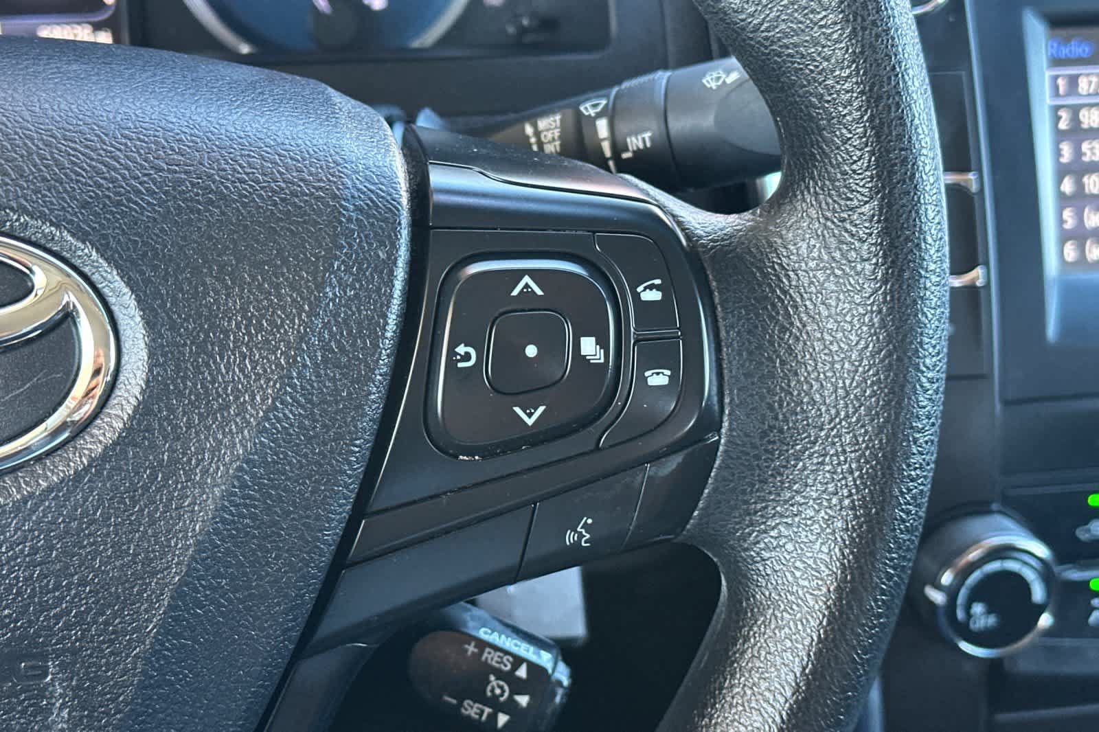 Used 2016 Toyota Camry LE FWD image 25