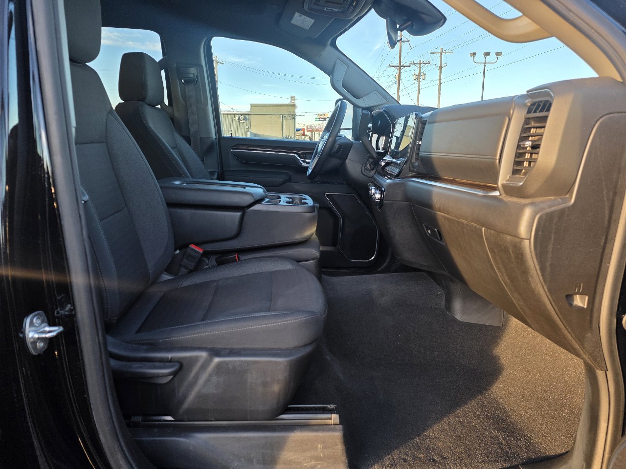 Used 2025 GMC Sierra 2500 SLE w/ SLE Value Package; image 17