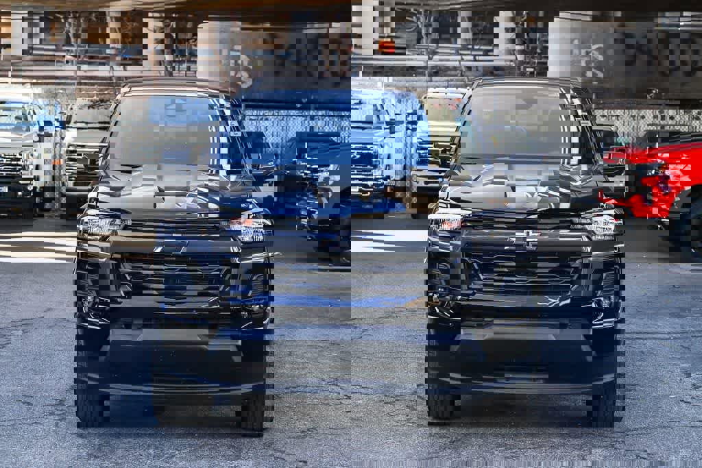 Used 2024 Chevrolet Colorado LT w/ LT Convenience Package image 2