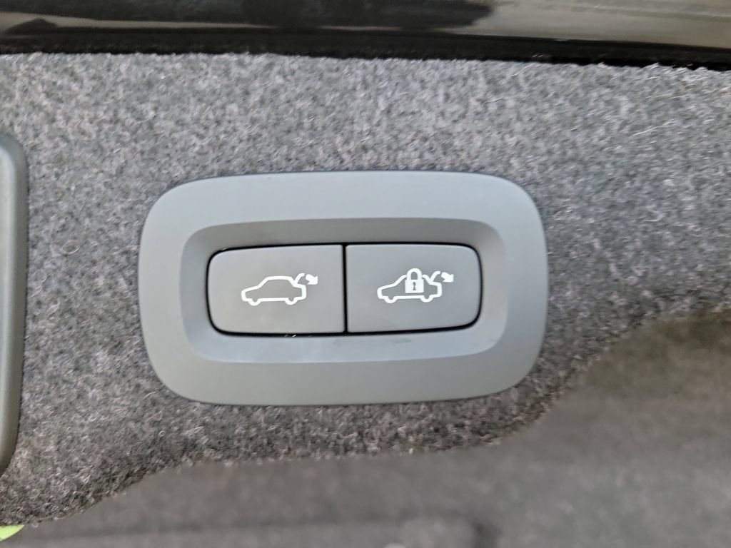 Used 2023 Volvo S90 B6 Plus AWD/4WD image 12