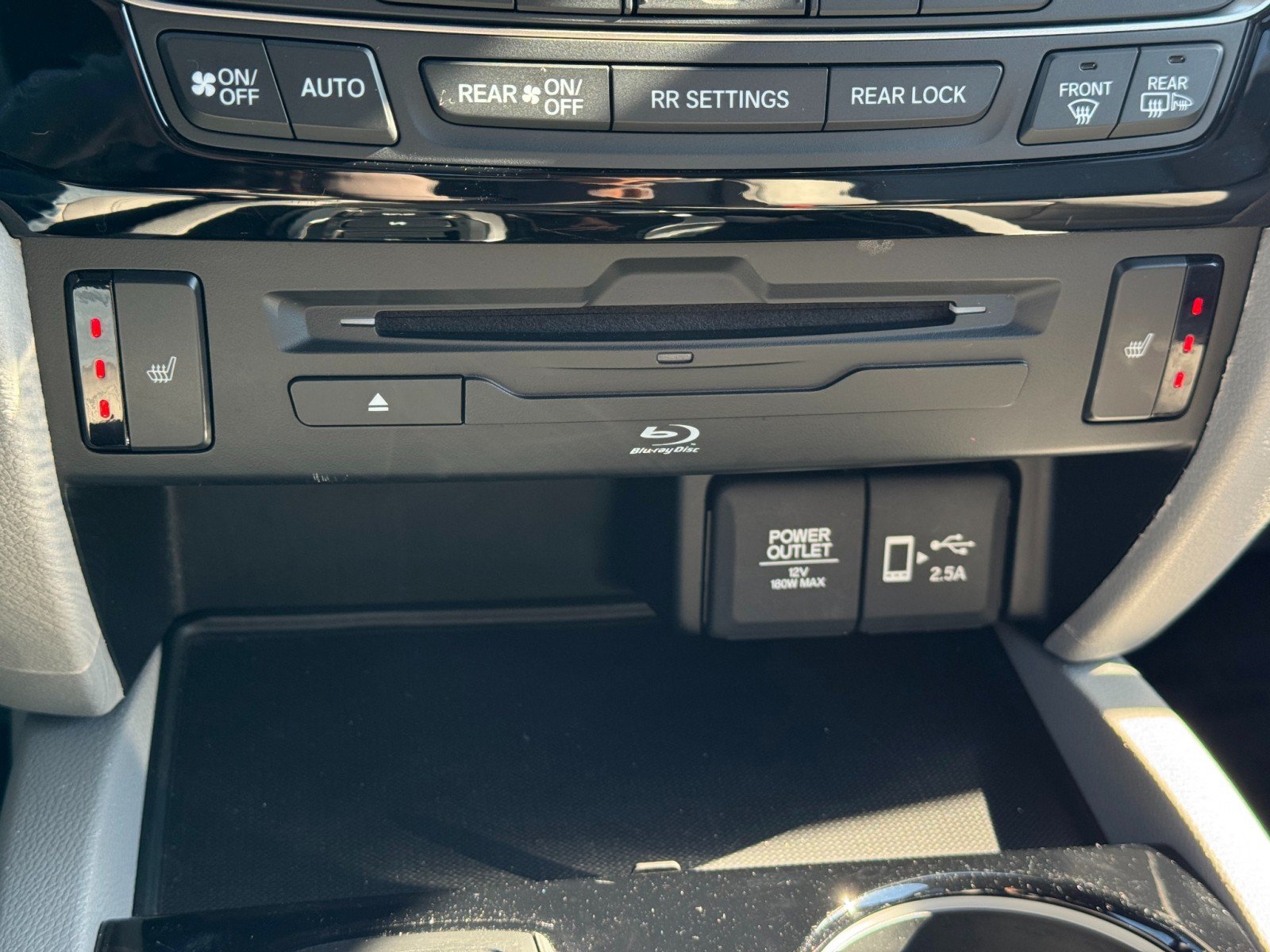 Used 2020 Honda Pilot Touring image 31