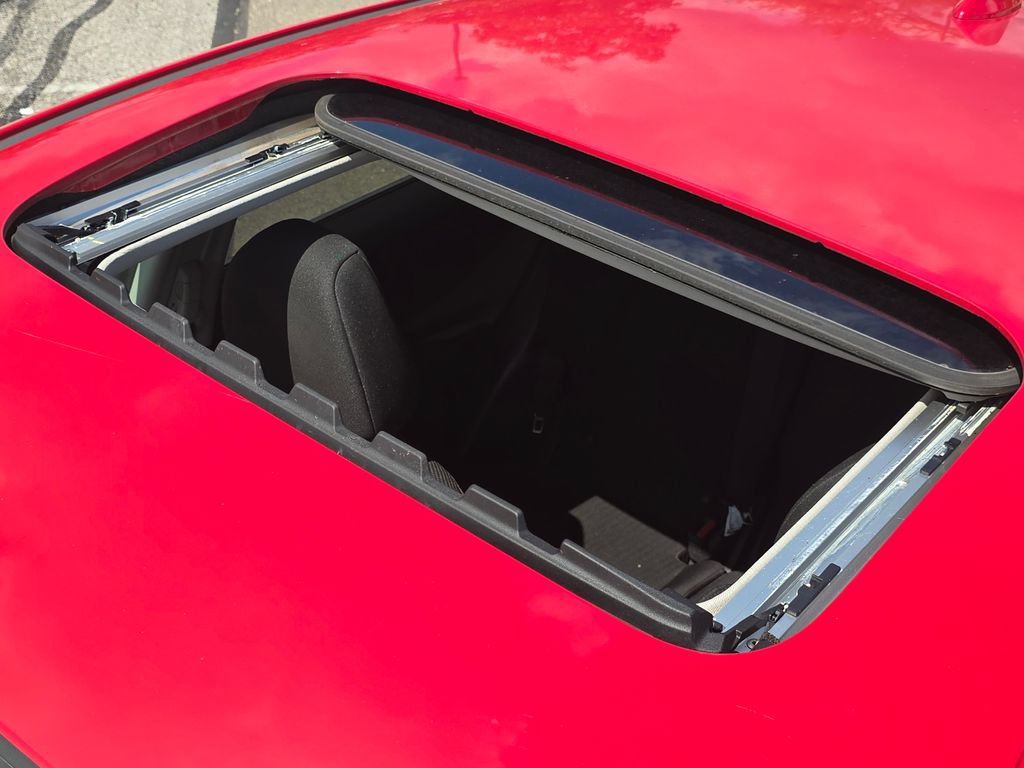 Used 2017 Honda HR-V EX image 3