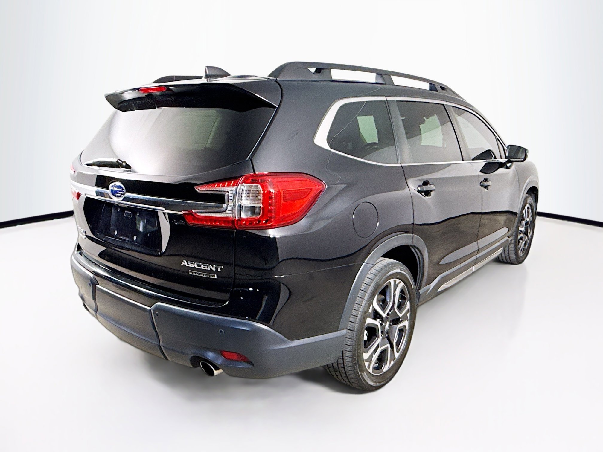 Used 2023 Subaru Ascent Limited image 32