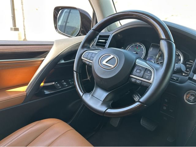 Used 2021 Lexus LX 570 4WD w/ Luxury Package image 12