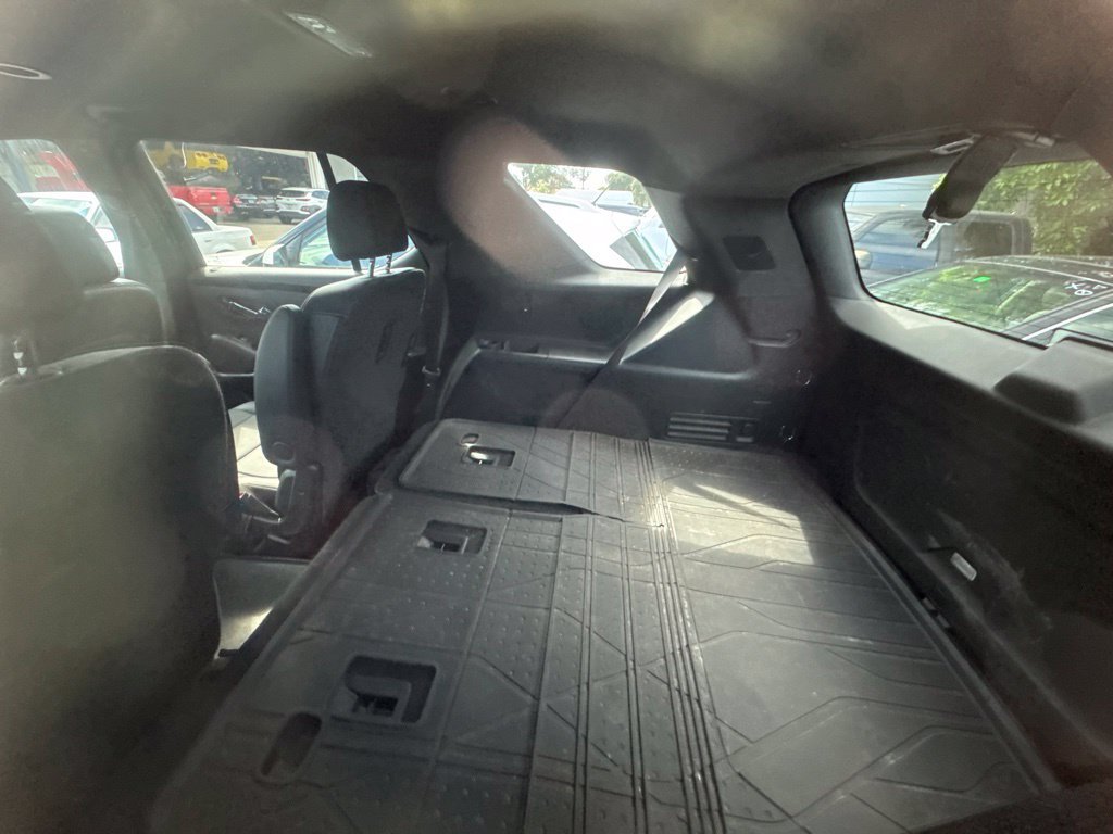 Used 2022 Chevrolet Traverse LT FWD image 22