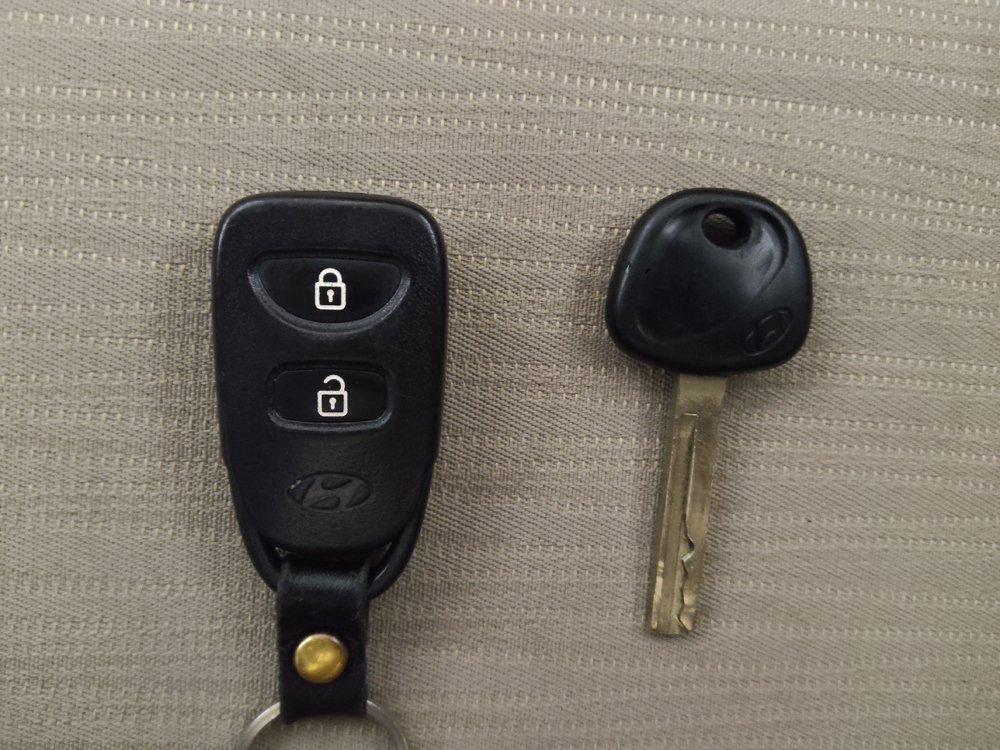 Used 2015 Hyundai Accent GLS FWD image 32