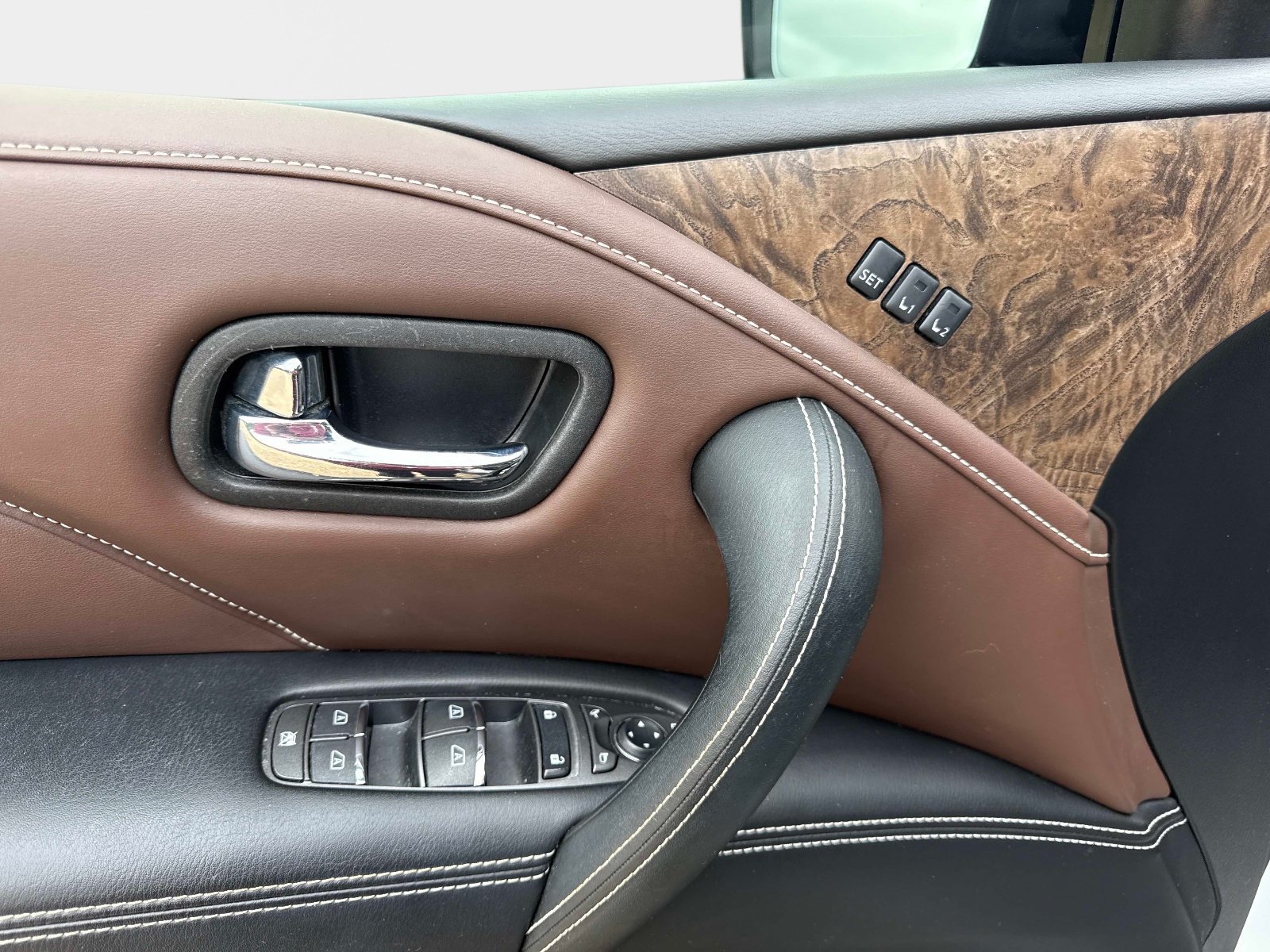 Used 2022 INFINITI QX80 Premium Select w/ Cargo Package RWD image 17