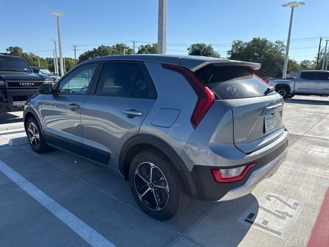 Used 2025 Kia Niro LX FWD image 6