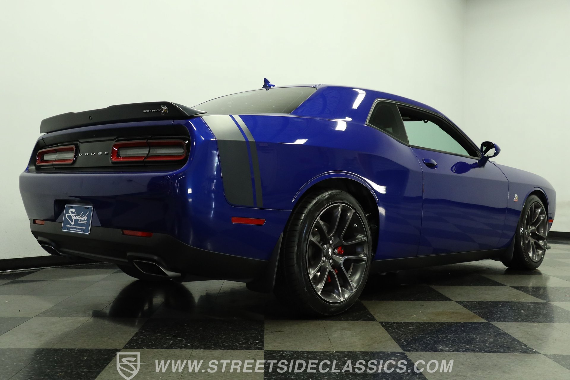 Used 2022 Dodge Challenger R/T Scat Pack w/ Driver Convenience Group RWD image 26