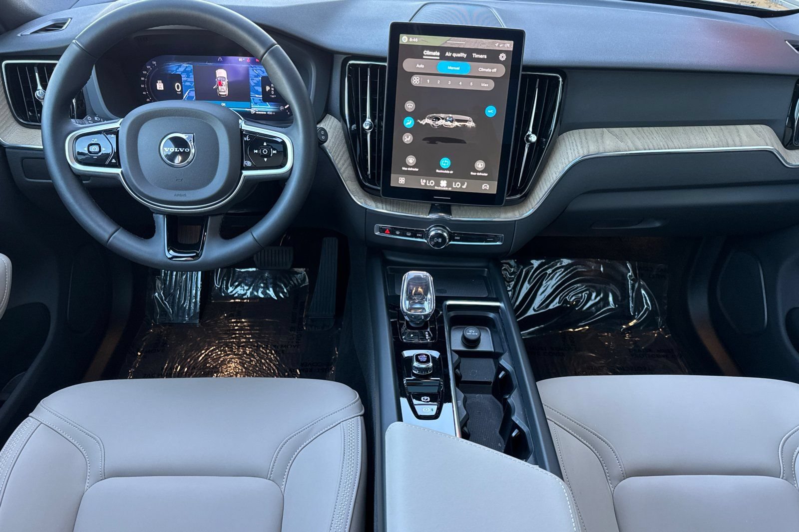 Certified 2026 Volvo XC60 B5 Plus w/ Protection Package Premier AWD/4WD image 14