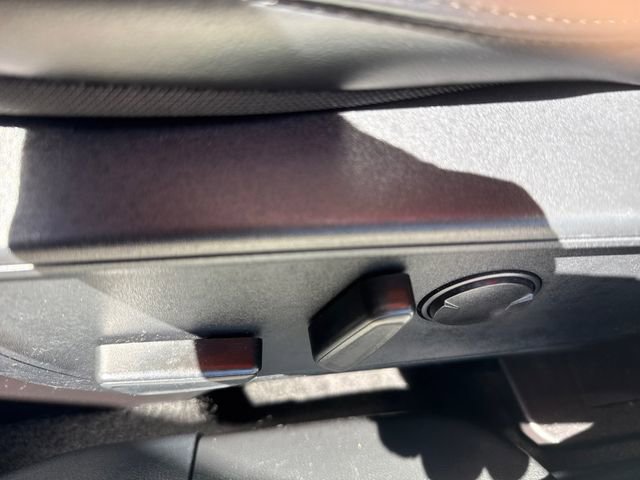 Used 2025 Ford Escape ST-Line Select AWD/4WD image 26
