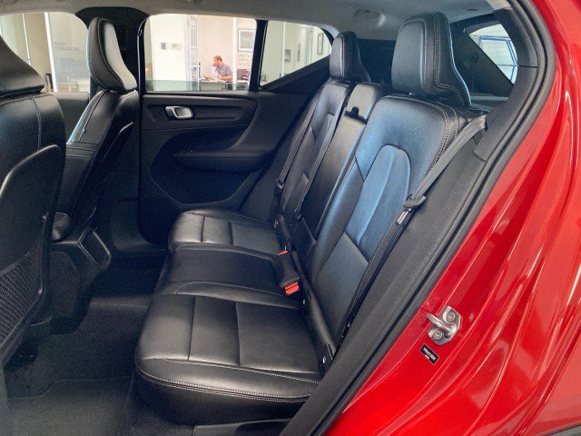 Used 2020 Volvo XC40 T5 Momentum AWD/4WD image 11