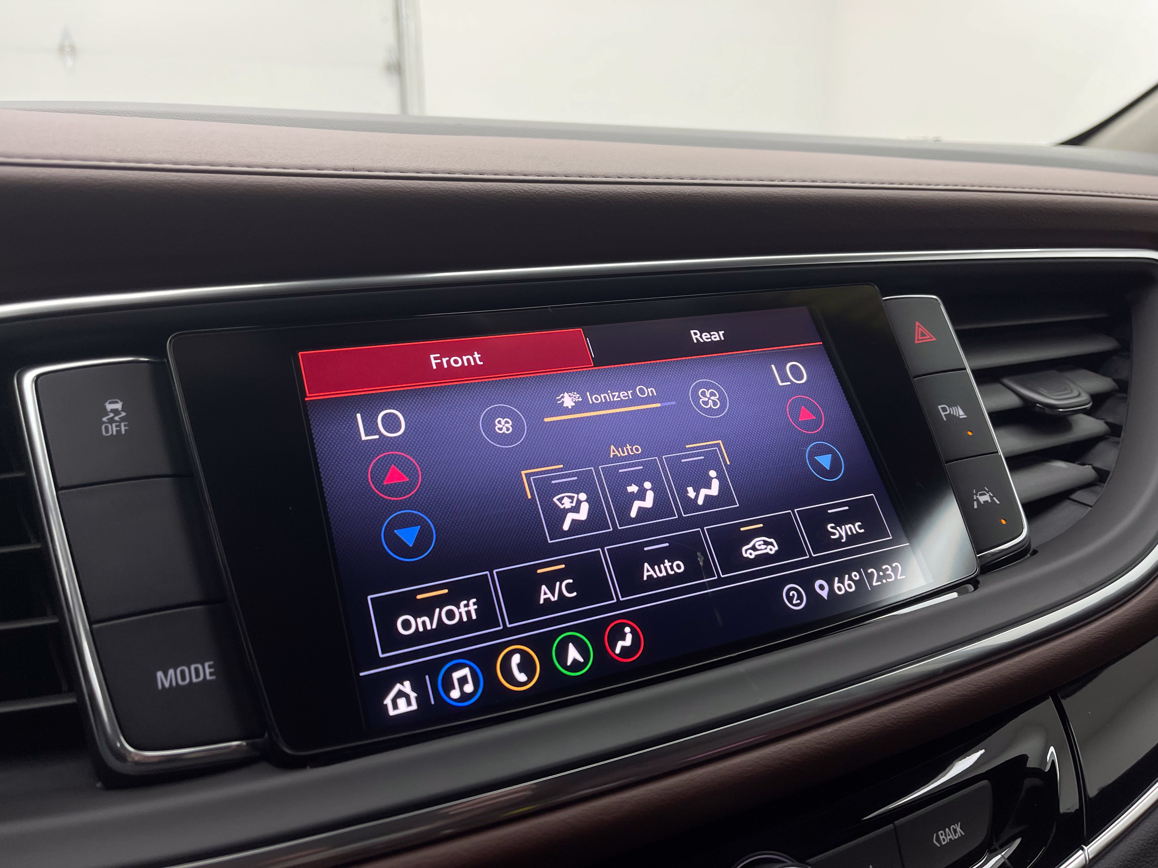 Used 2020 Buick Enclave Avenir w/ Avenir Technology Package FWD image 31