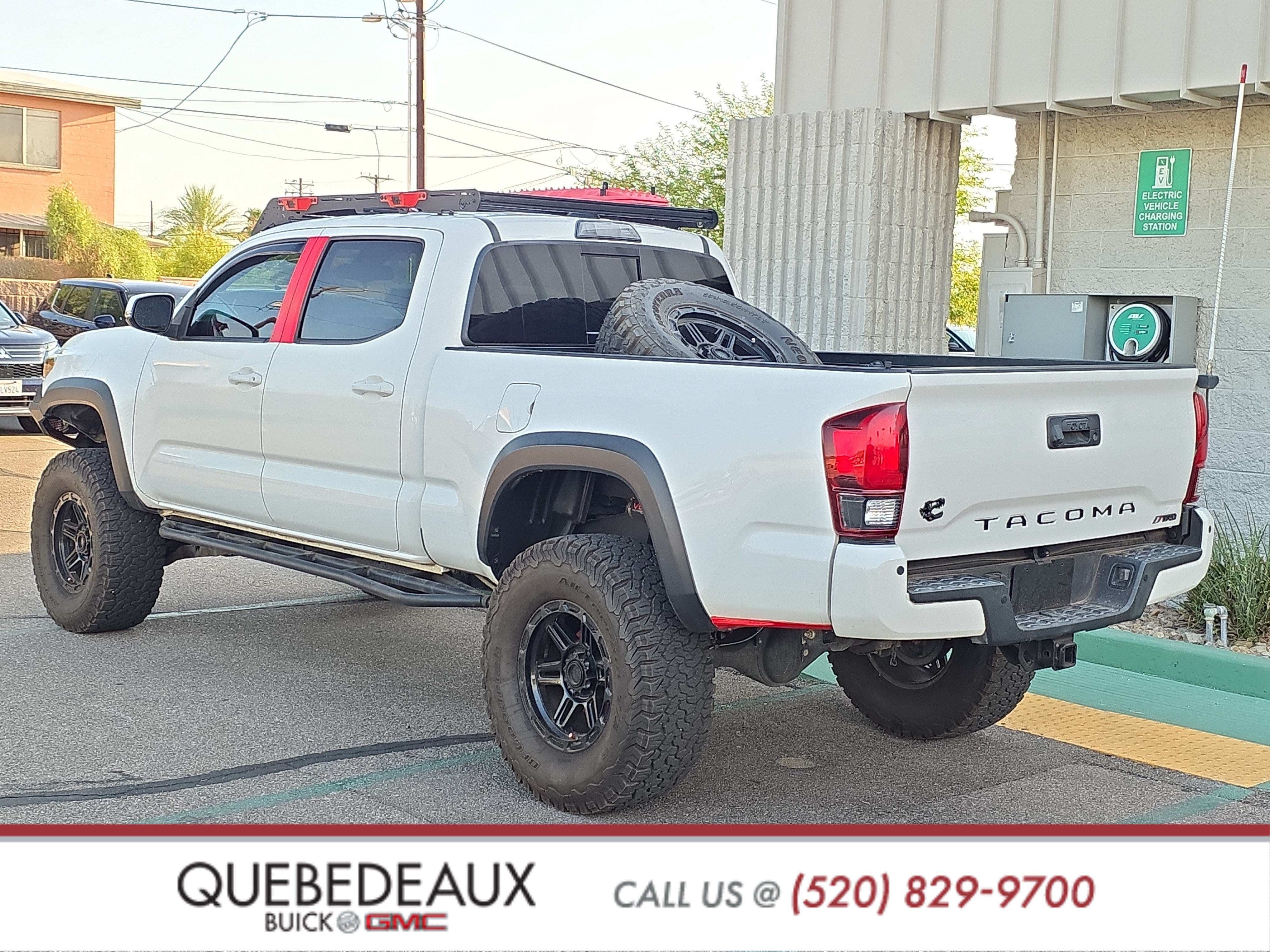 Used 2019 Toyota Tacoma TRD Off-Road w/ Technology Package AWD/4WD image 5