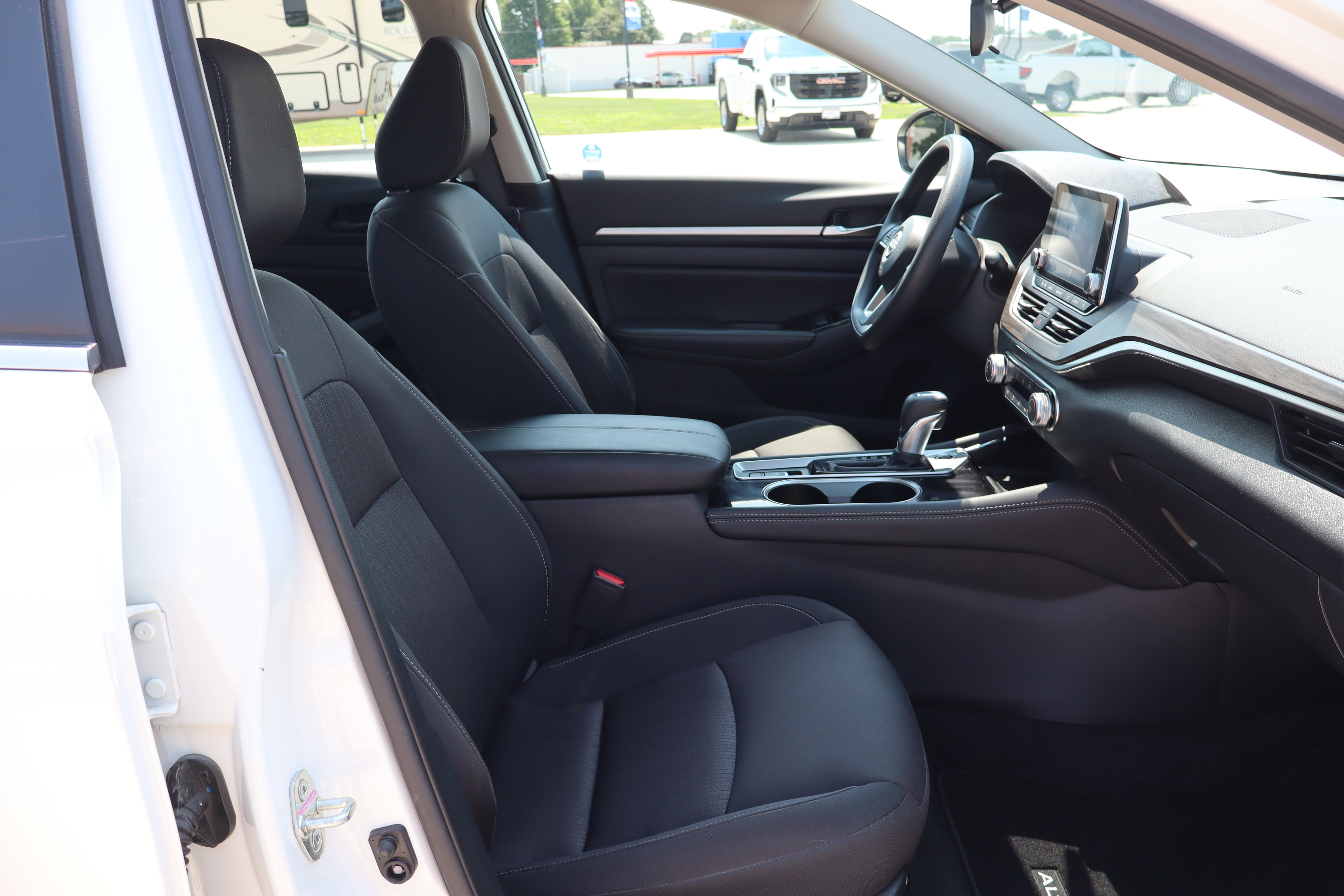 Used 2023 Nissan Altima 2.5 SV AWD/4WD image 12