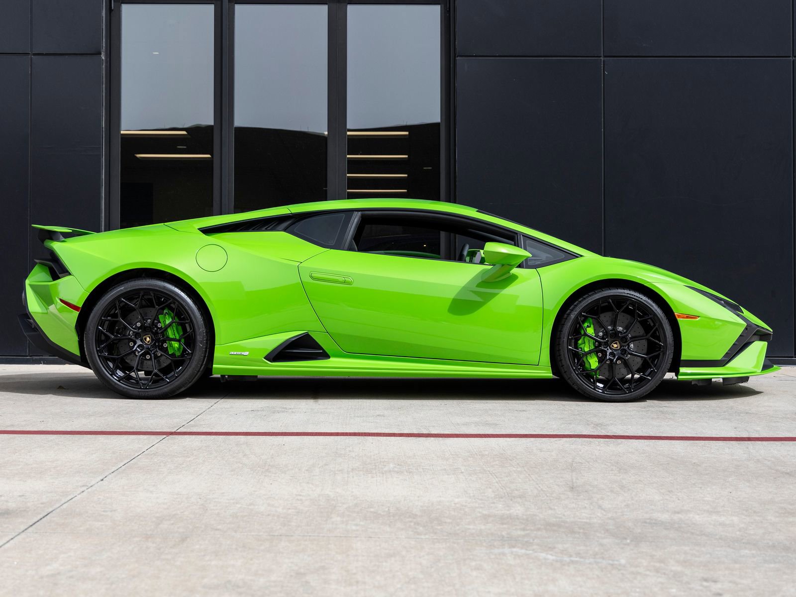 Used 2023 Lamborghini Huracan Tecnica RWD image 10