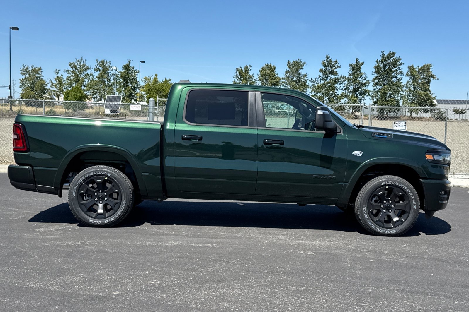 New 2026 RAM 1500 4x4 Crew Cab image 2