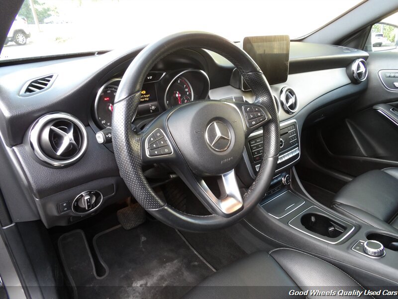 Used 2020 Mercedes-Benz GLA 250 4MATIC image 10