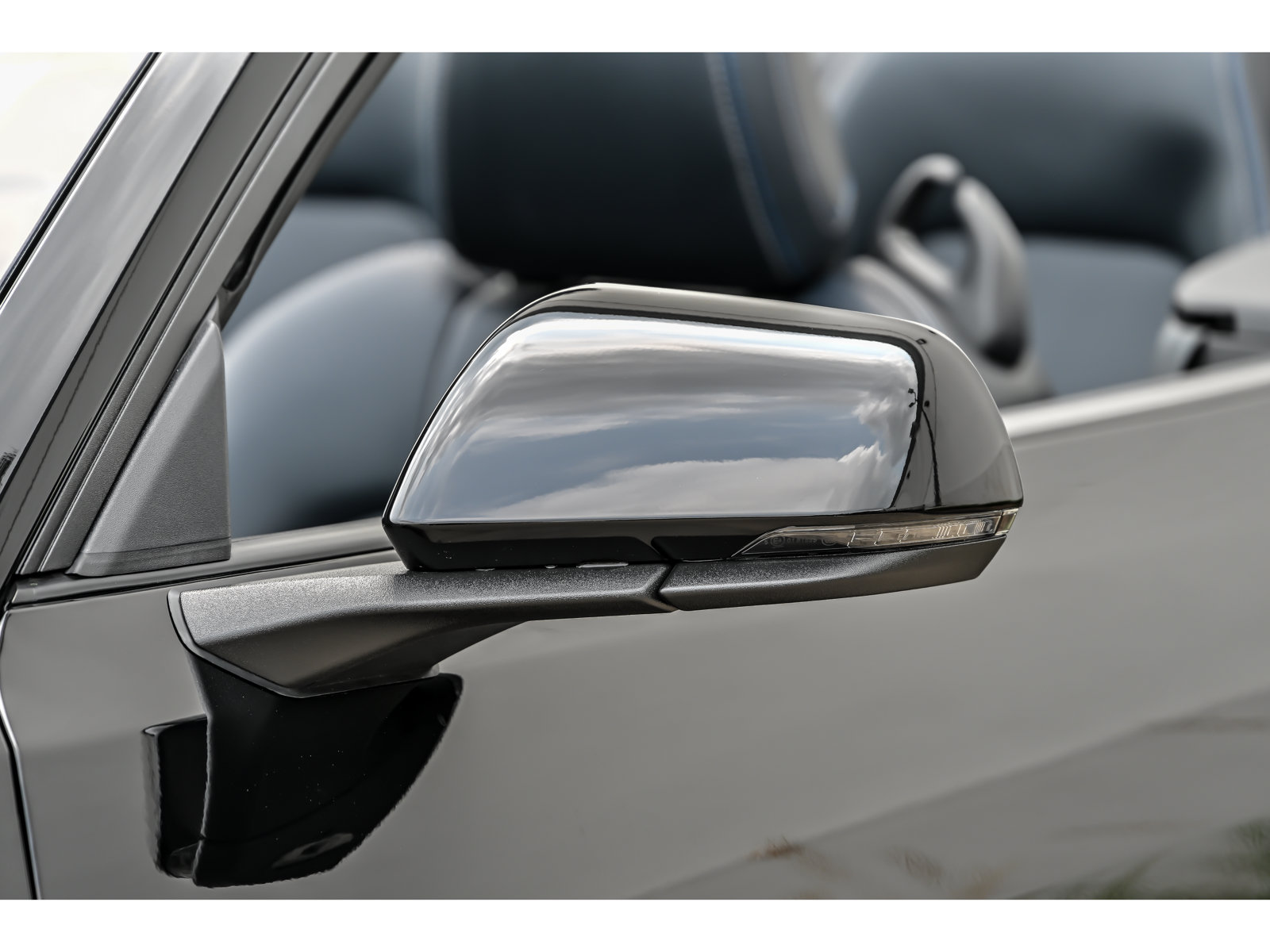 Used 2025 Ford Mustang GT Premium RWD image 9