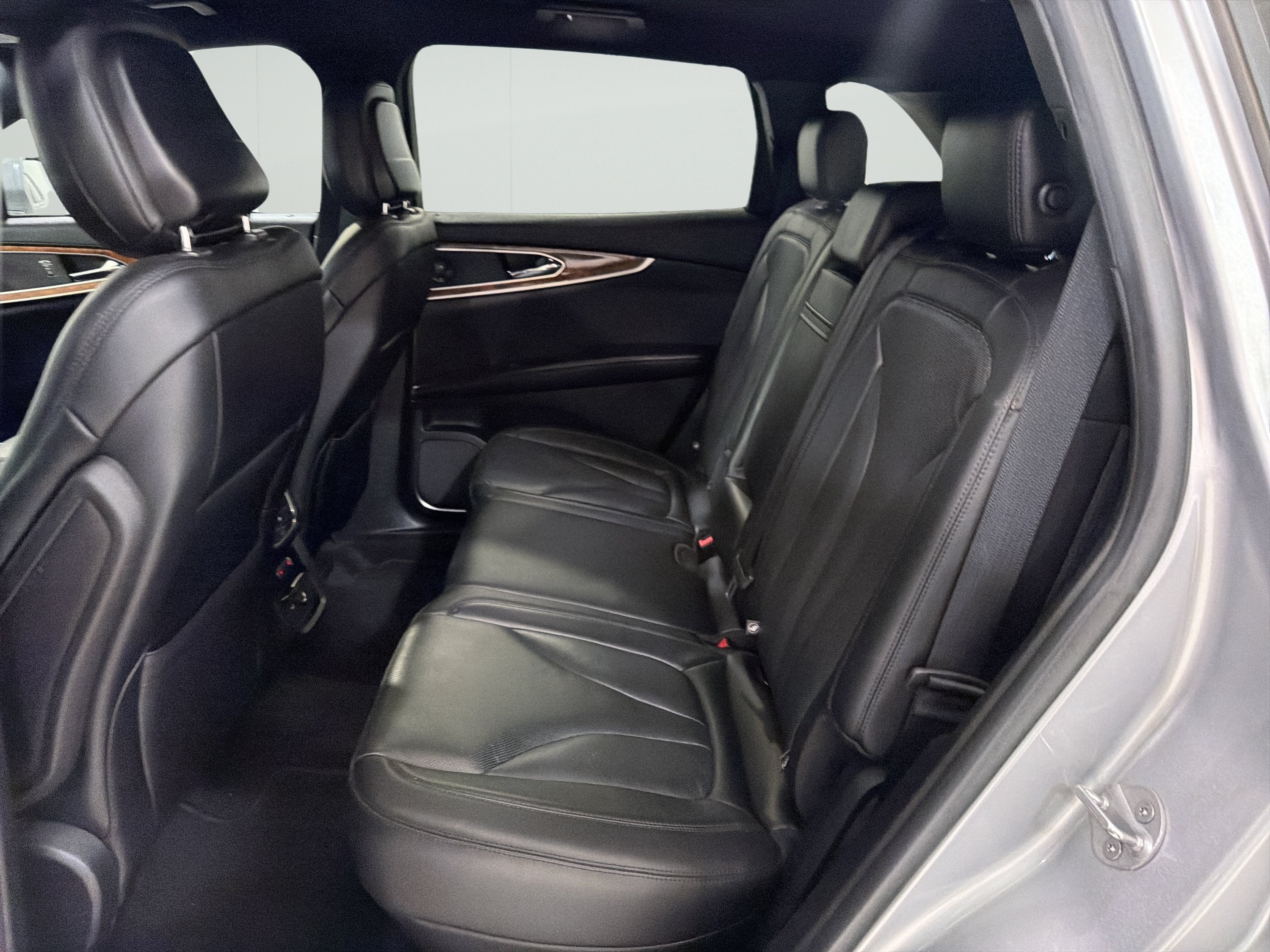 Used 2020 Lincoln Nautilus Reserve AWD/4WD image 13
