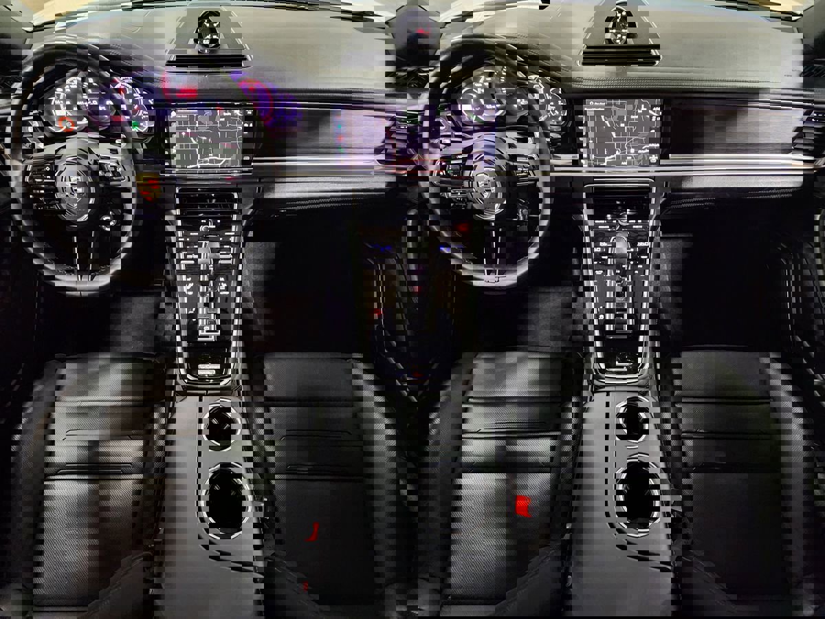 Used 2023 Porsche Panamera image 46