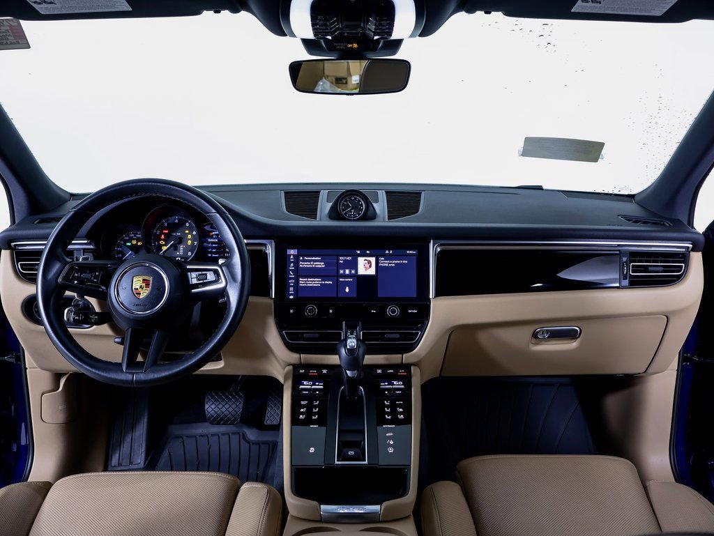 Certified 2023 Porsche Macan image 11