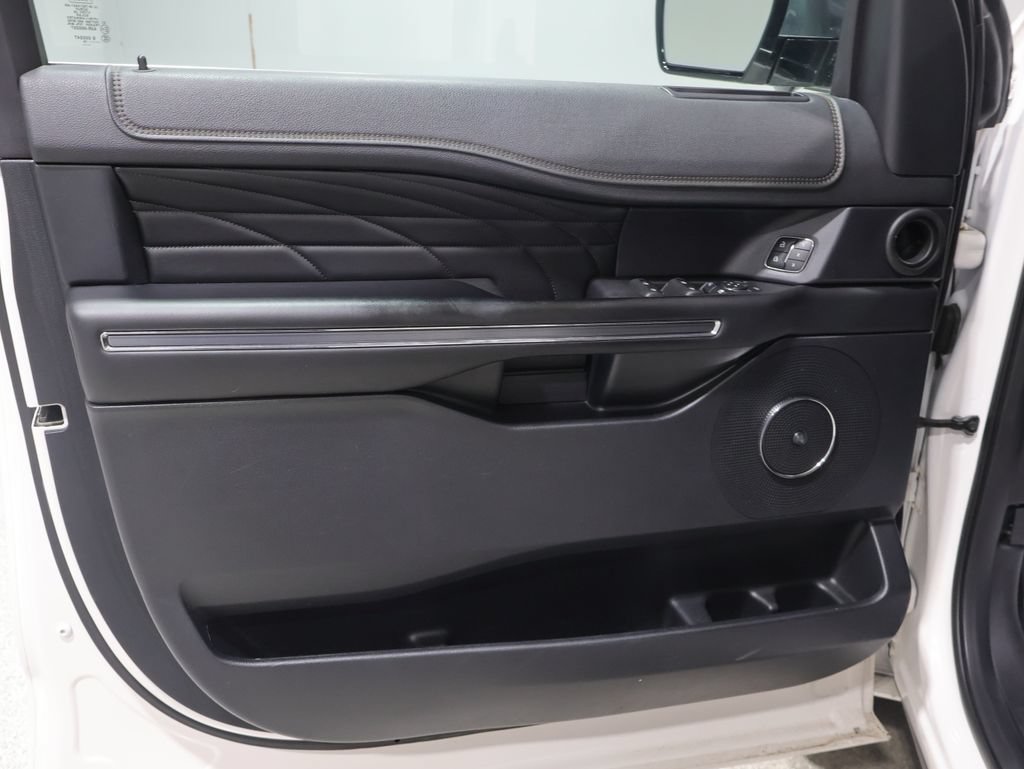 Used 2019 Ford Expedition Platinum AWD/4WD image 12