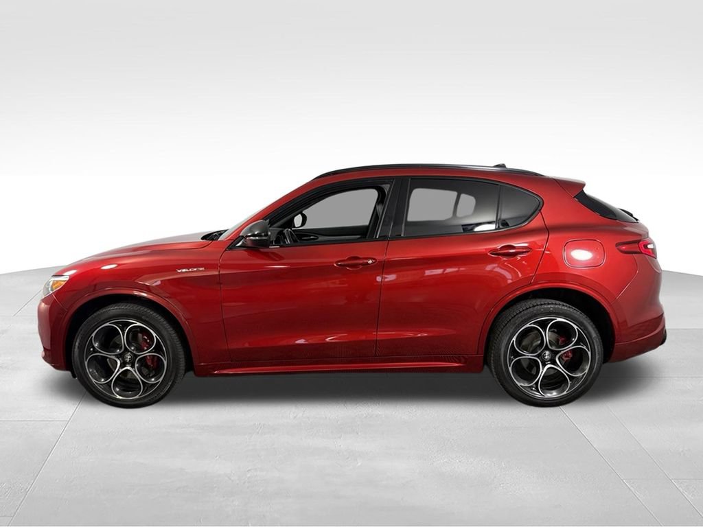Used 2023 Alfa Romeo Stelvio Veloce AWD/4WD image 10