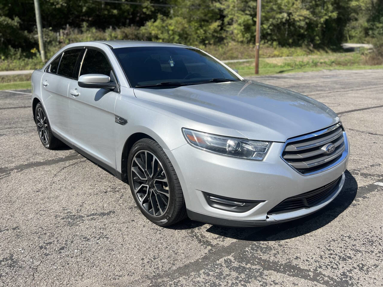 Used 2018 Ford Taurus SEL w/ Equipment Group 201A image 1