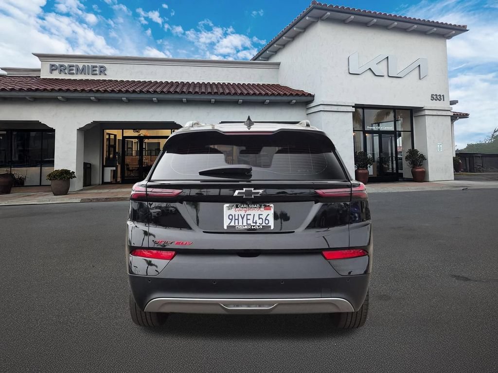 Used 2023 Chevrolet Bolt EUV LT w/ Redline Edition FWD image 7