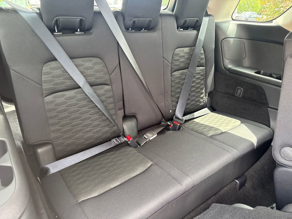 Used 2024 Nissan Pathfinder SV w/ SV Premium Package image 12