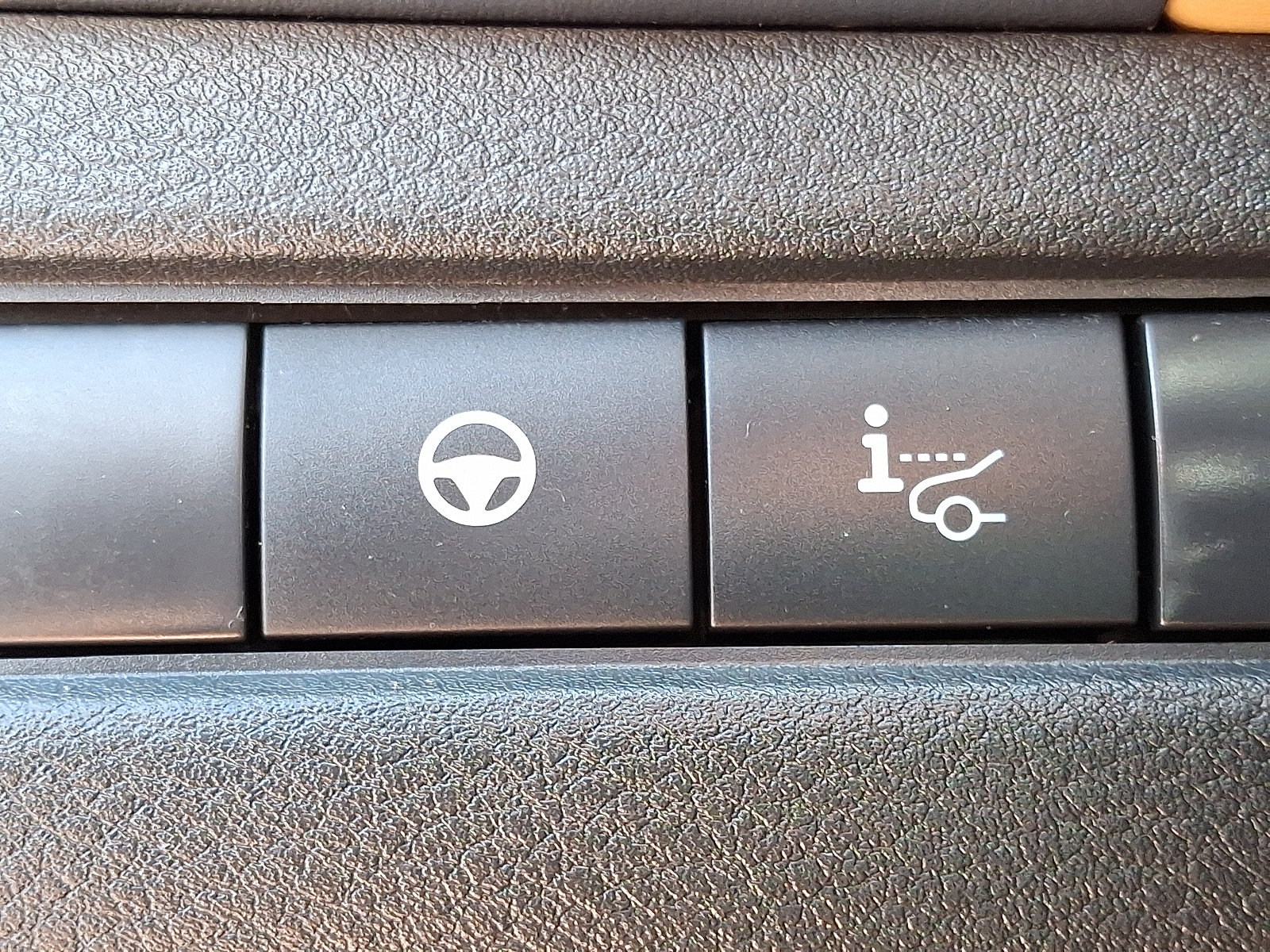 Used 2022 Nissan Rogue Platinum w/ Head-Up Display Package AWD/4WD image 25