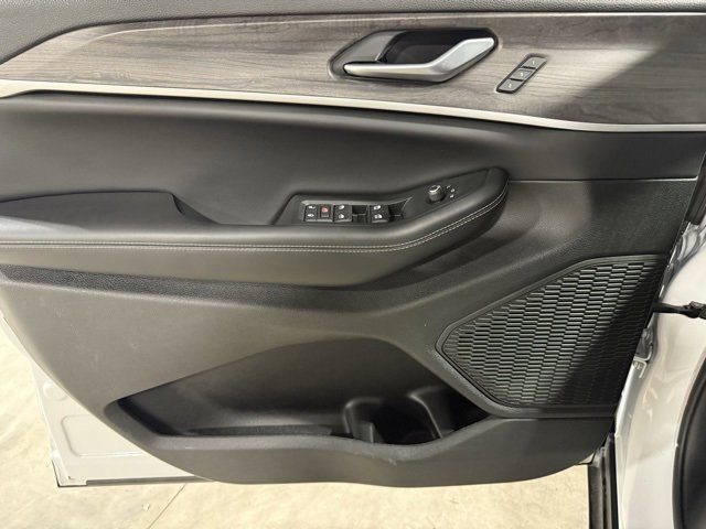 Used 2023 Jeep Grand Cherokee Limited image 7