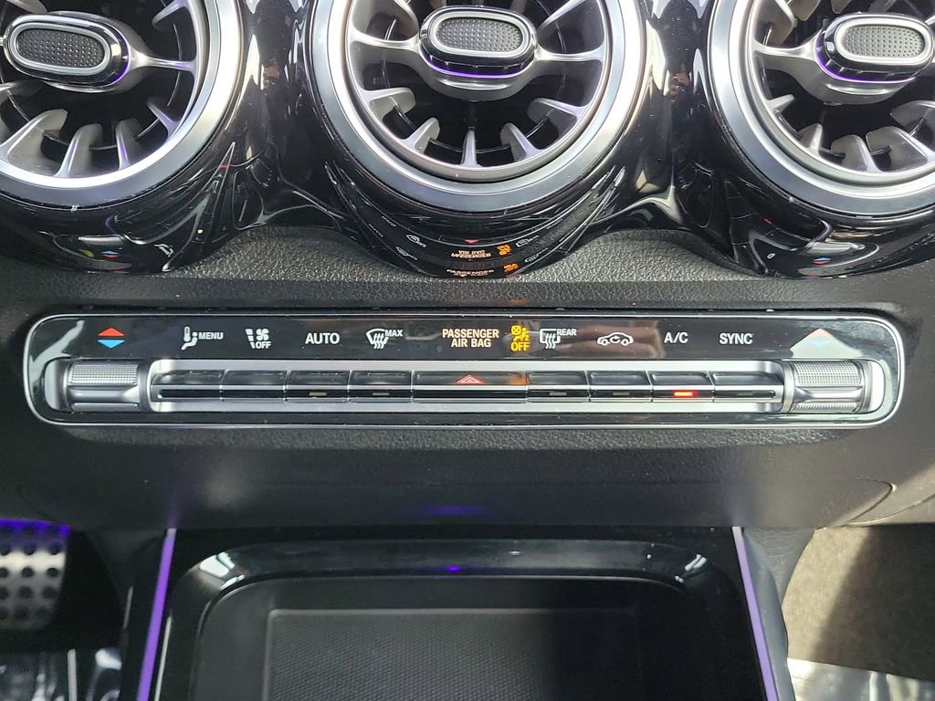 Used 2022 Mercedes-Benz GLB 35 AMG 4MATIC image 38