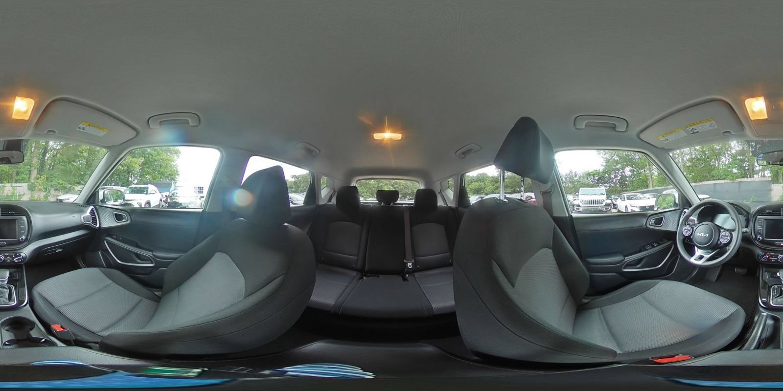Used 2025 Kia Soul LX w/ LX Technology Package FWD image 39