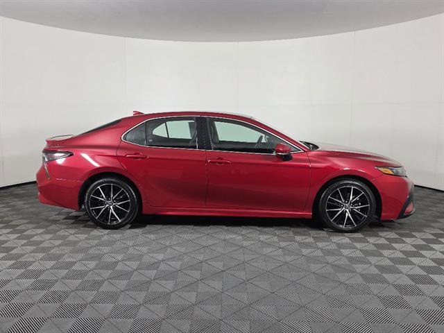 Used 2022 Toyota Camry SE w/ Cold Weather Package AWD/4WD image 2
