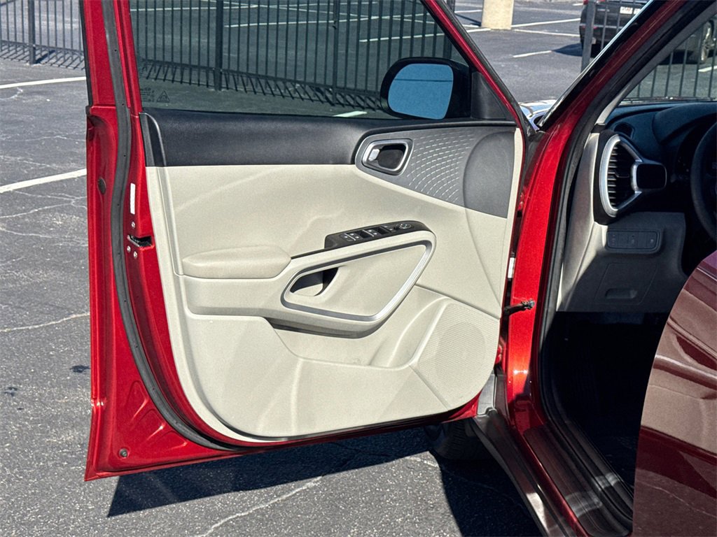 Used 2021 Kia Soul LX image 11