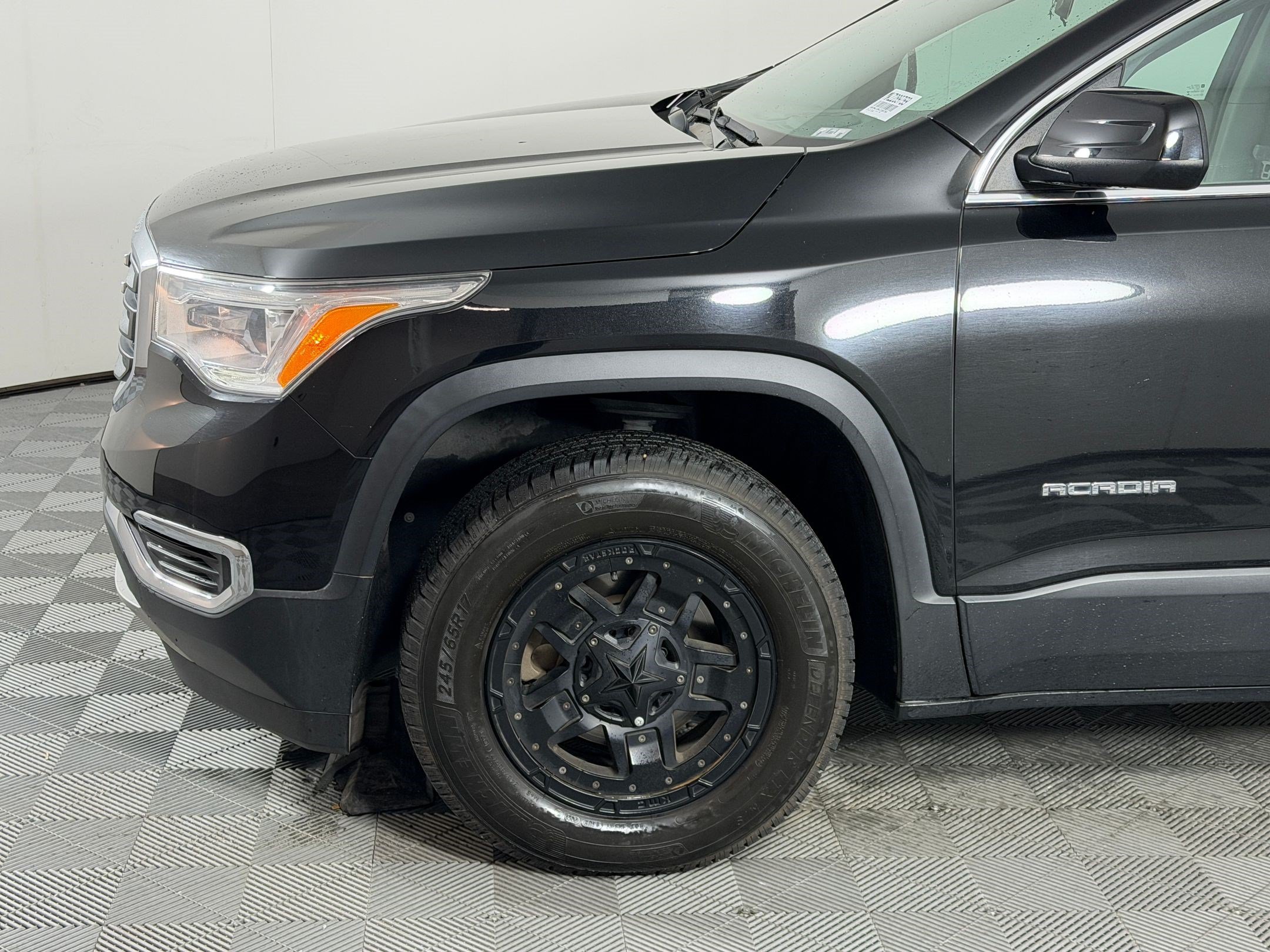 Used 2019 GMC Acadia SLE FWD image 23