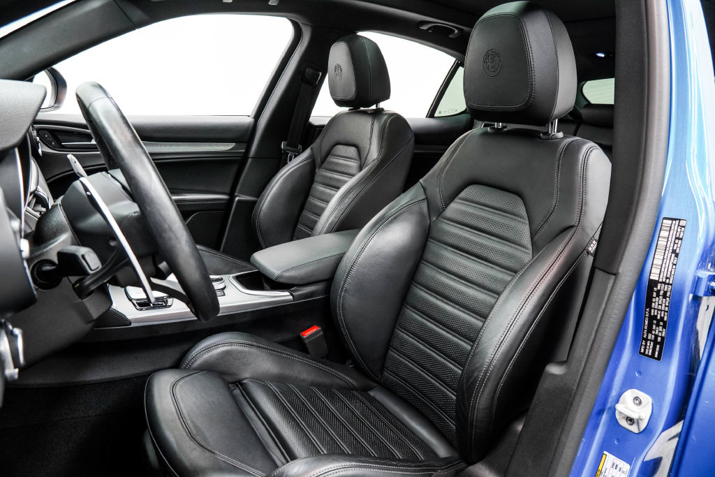 Used 2023 Alfa Romeo Stelvio Veloce AWD/4WD image 16