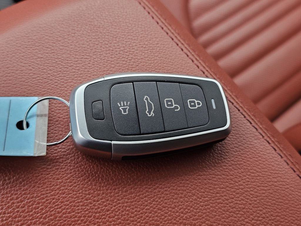 Used 2023 Kia Sportage SX image 32