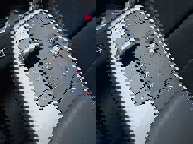 Used 2025 BMW X1 xDrive28i w/ M Sport Package image 32