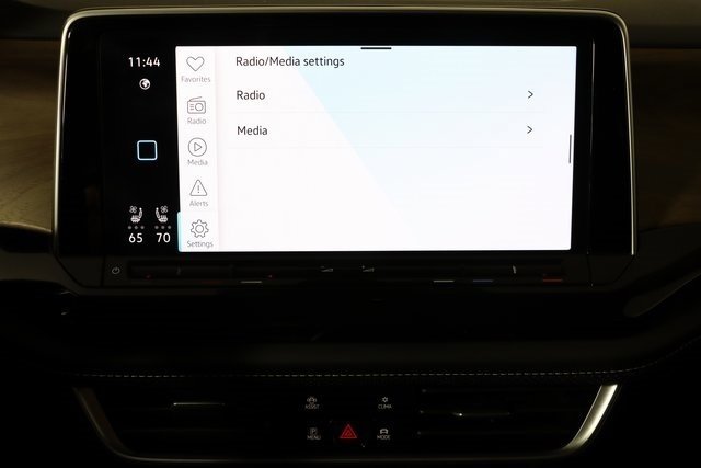 Used 2025 Volkswagen Atlas SE image 35