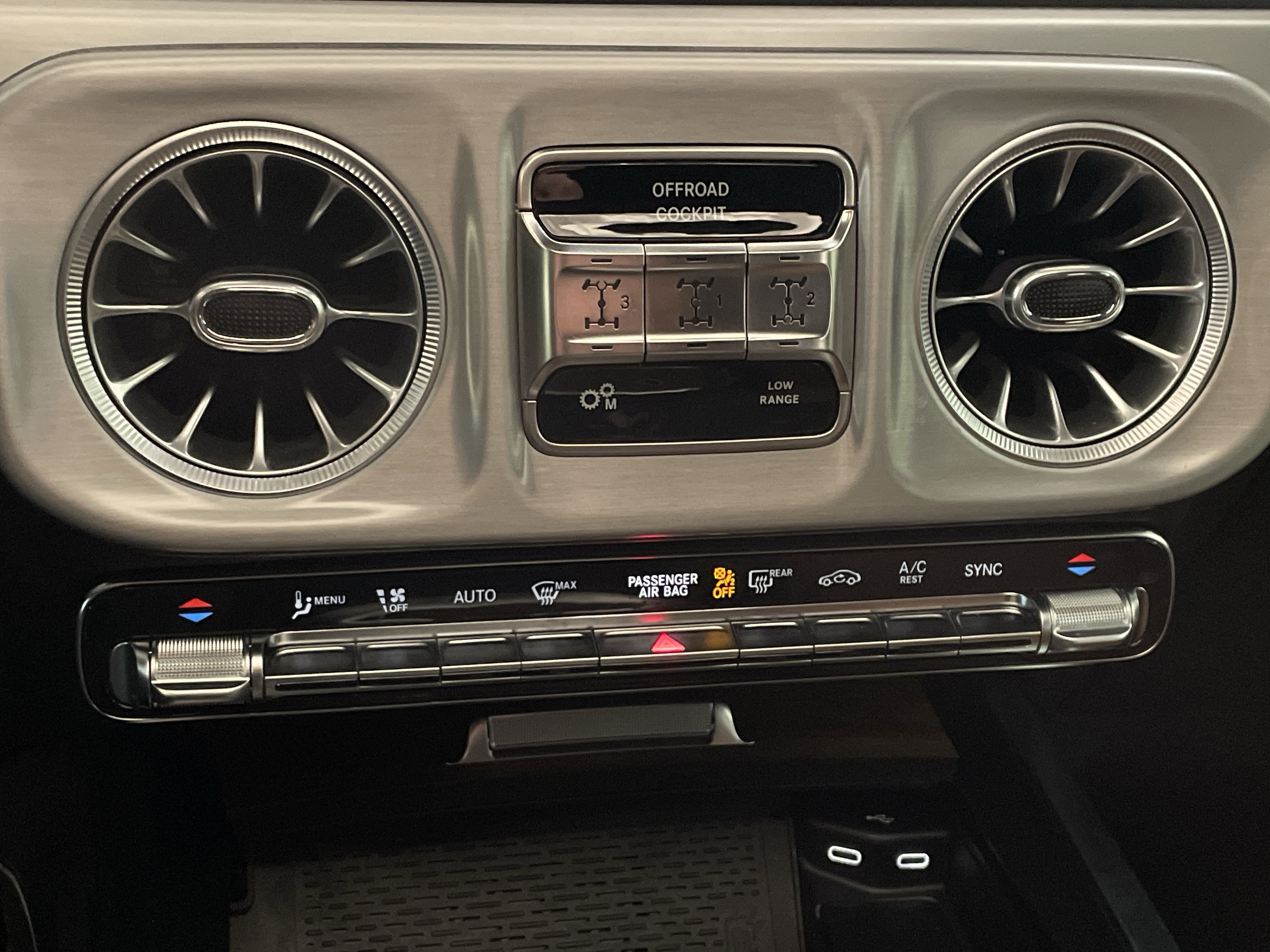 Certified 2025 Mercedes-Benz G 63 AMG 4MATIC image 31