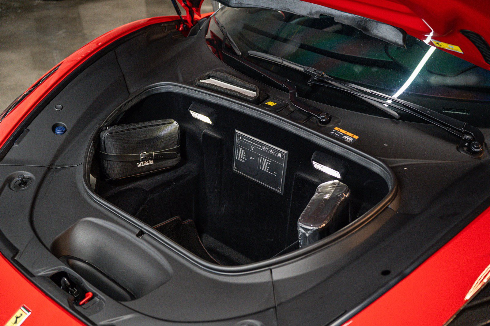 Used 2021 Ferrari F8 Tributo RWD image 23