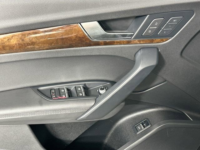 Used 2020 Audi Q5 2.0T Premium Plus w/ Premium Plus Package image 25