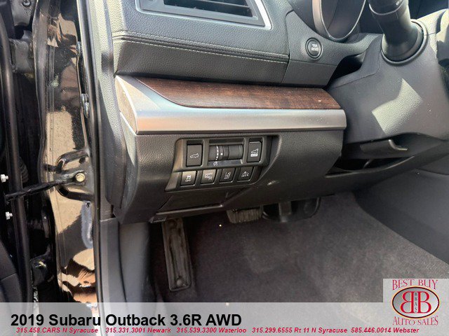 Used 2019 Subaru Outback 3.6R Limited AWD/4WD image 19
