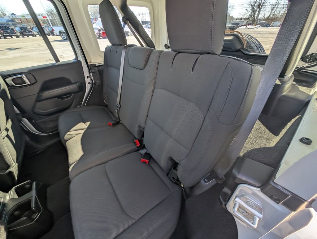 Used 2023 Jeep Wrangler Sahara image 18