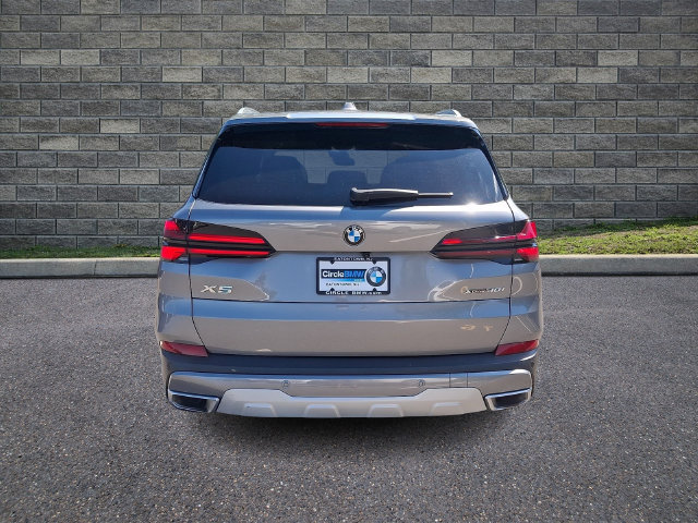 Used 2025 BMW X5 xDrive40i w/ Climate Comfort Package AWD/4WD image 5
