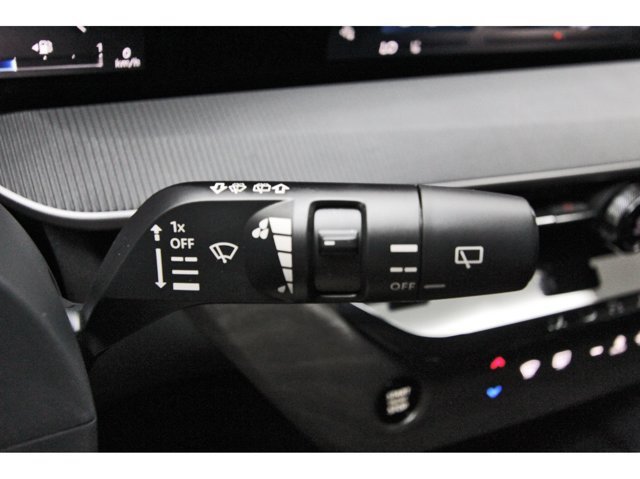 Used 2025 Nissan Murano SV AWD/4WD image 19