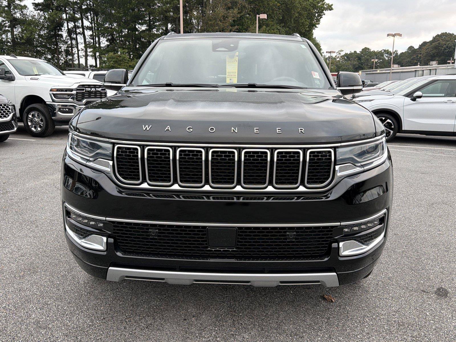 Used 2024 Jeep Wagoneer Series II w/ Flexible Seating Group RWD image 3